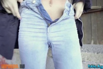 Стройная казашка дала в киску пикаперу прогуливаясь по Праге